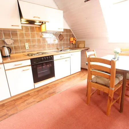 Apartament Idyll 2 *